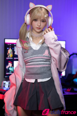 Sexdoll gameuse blonde Alice en stock EU 159cm A-cup FunWestDoll