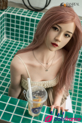 Qian Sexdoll asiatique silicone en mini-jupe 158cm bonnet B FanReal